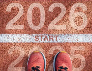 Runner's feet at a starting line marked 2025 - 2026, symbolising the start of a healing journey in 2025